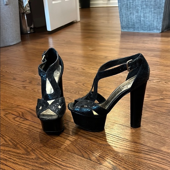 Wild Pair Black Ultra High Platform Heels - Picture 1 of 3